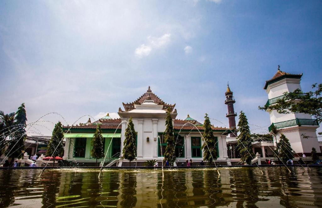 Hotel Sriwijaya 99 Palembang Luaran gambar